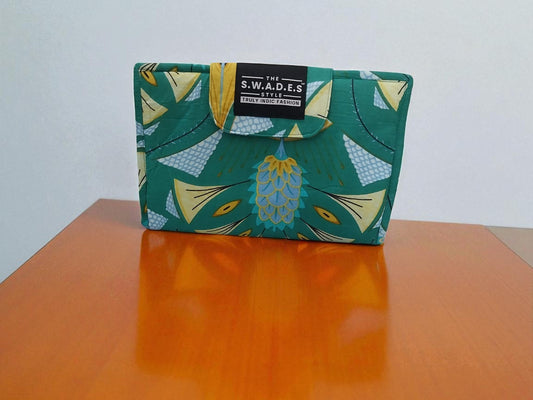 Green Enigma 6-Pocket Clutch Pouch