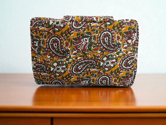 Kairi Charm 6-Pocket Clutch Pouch
