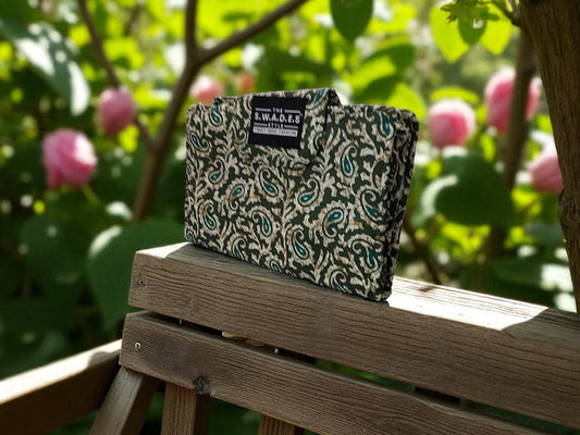 Emerald Paisley – 6-Pocket Clutch Pouch