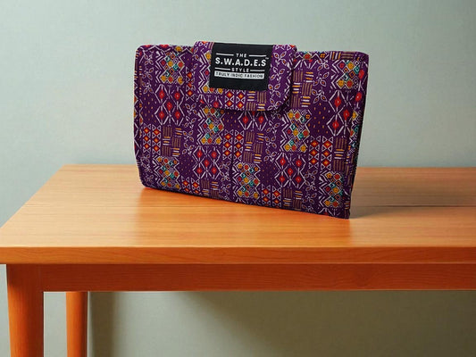 Maya Vilakku – 6-Pocket Clutch Pouch