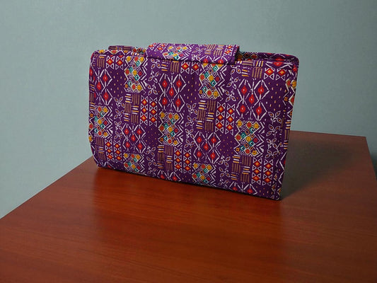 Maya Vilakku – 6-Pocket Clutch Pouch
