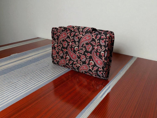 Fiza Elegance – 6-Pocket Clutch Pouch