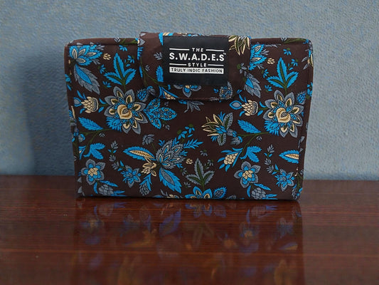 Neel Vannam 6-Pocket Clutch Pouch