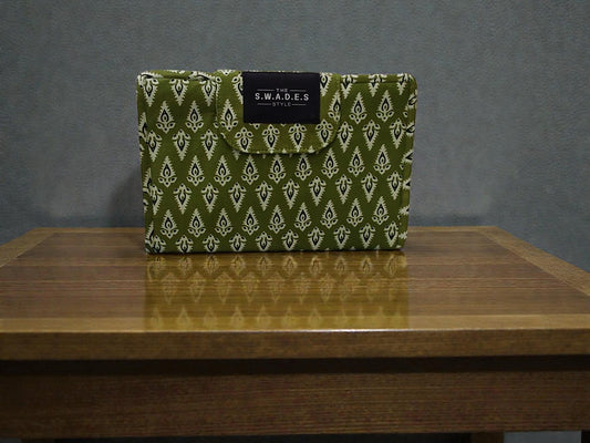 Pine Grove 6-Pocket Clutch Pouch