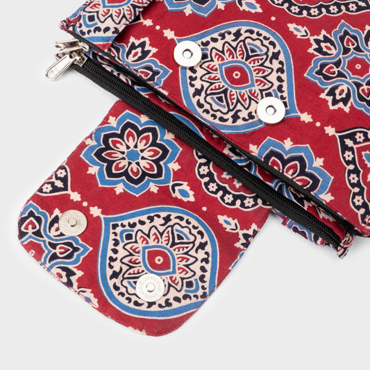 Red & Blue Boho Mandala 4-Pocket Cross-Body Bag