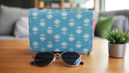 Laguna Flor – 6-Pocket Clutch Pouch