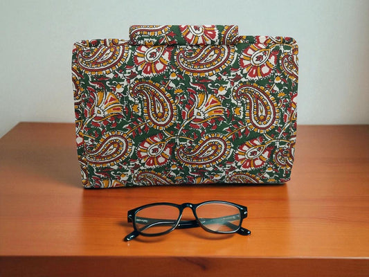 Verdant Paisley 2-Pocket Pouch