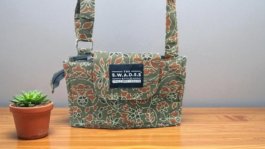 Bagh-e-Nazaakat 4-Pocket Sling Bag